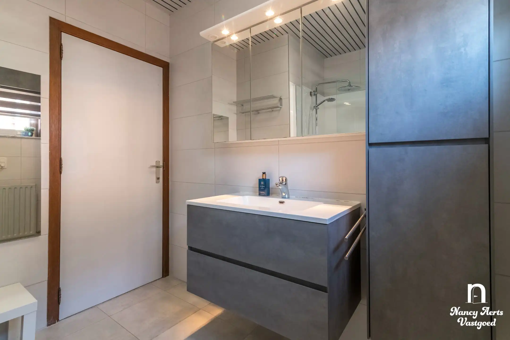 Goed onderhouden gezinswoning met grote tuin foto 22