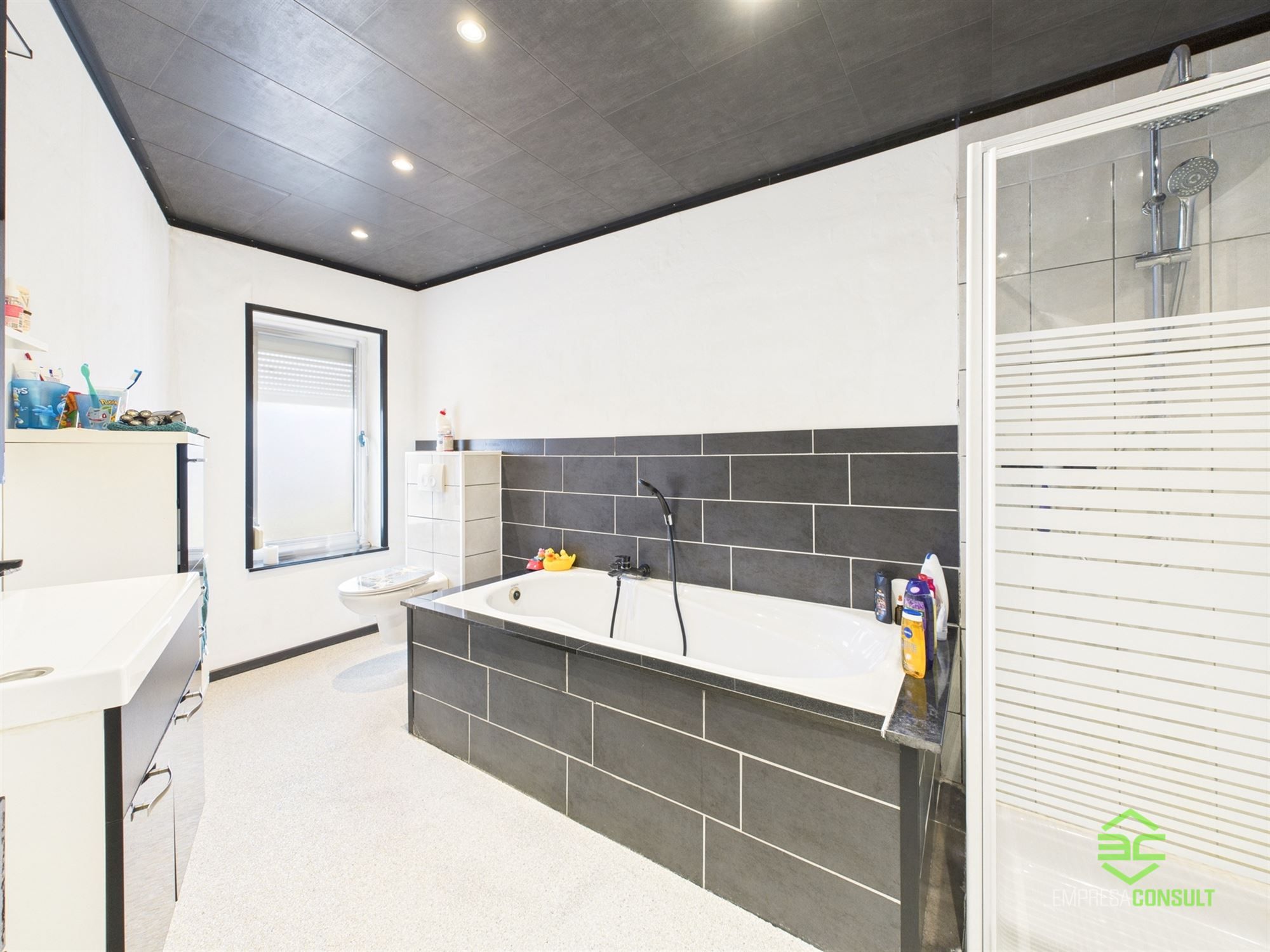 Ruime gezinswoning met 3/4 slpk en praktijkruimte! foto 16