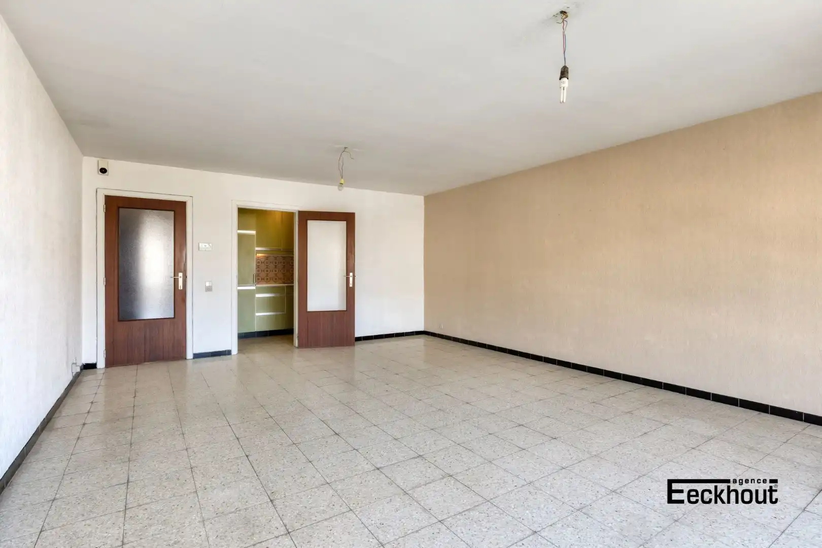 Zeer ruim appartement op gunstige ligging! foto 3