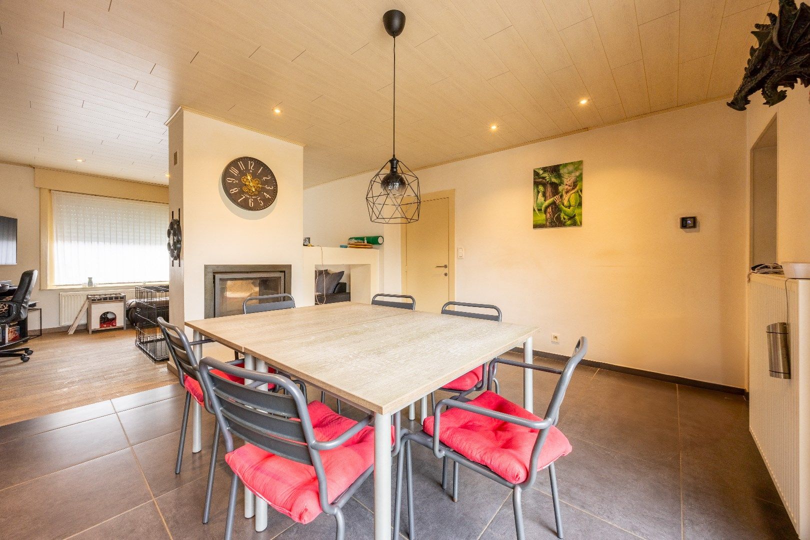 Halfopen woning met fantastisch grote tuin!  foto 8