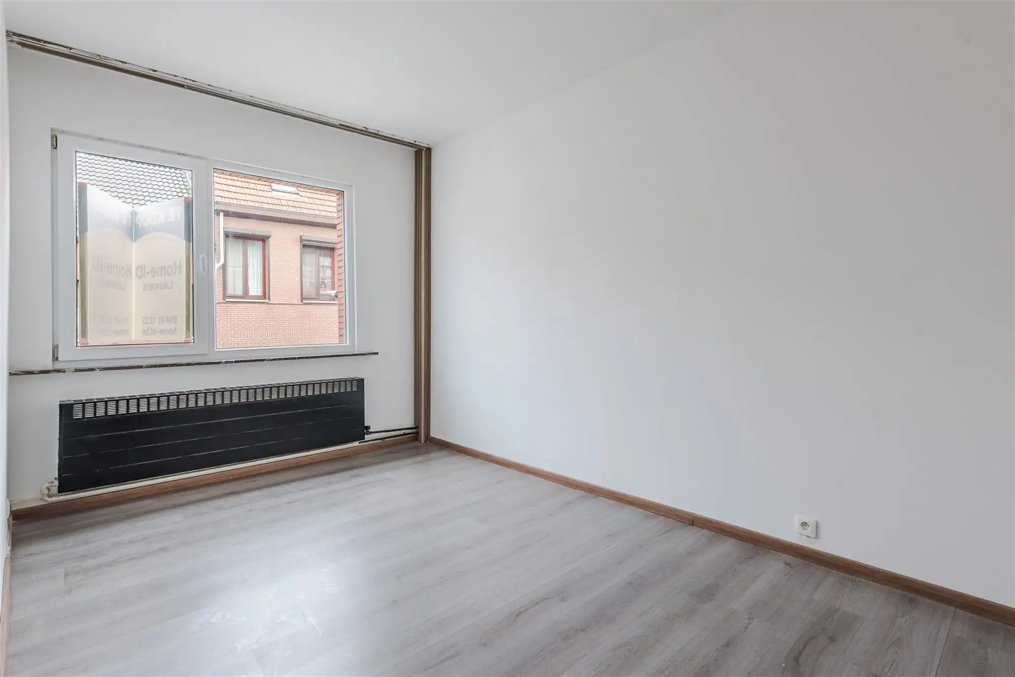 Gerenoveerde ruime gezinswoning met 4 slpks foto 24