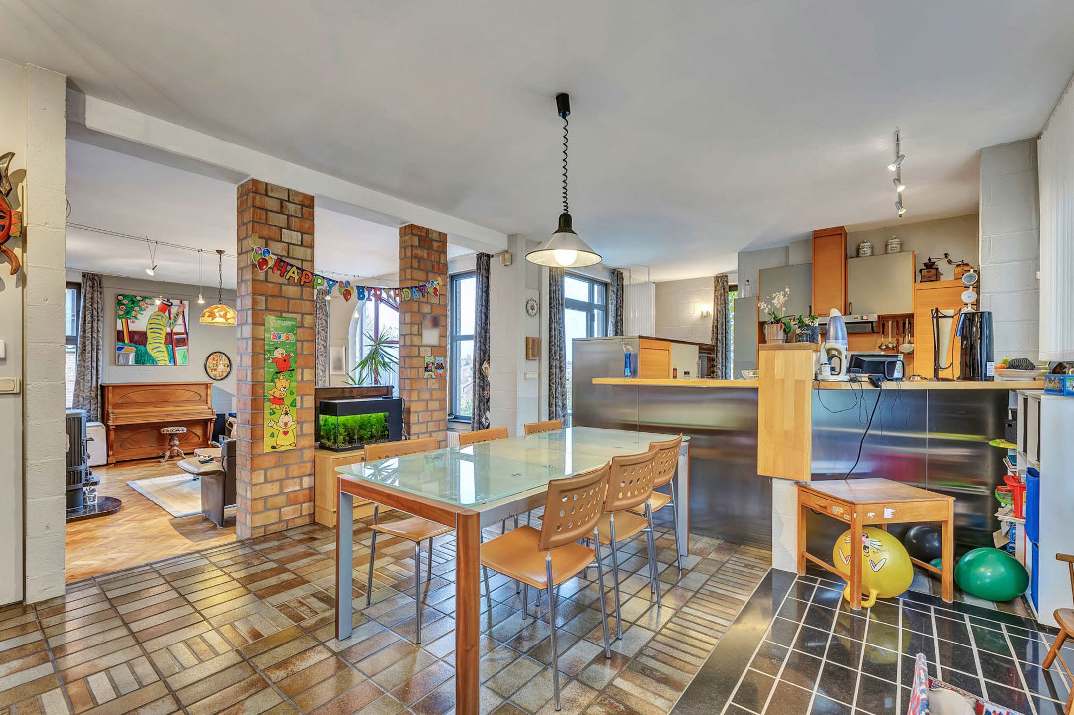 Architecturale woning met 4 slaapkamers, tuin en garage! foto 7