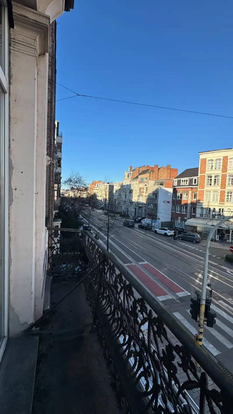 Karaktervol appartement op top-locatie aan het Sint-Pietersstation foto 2