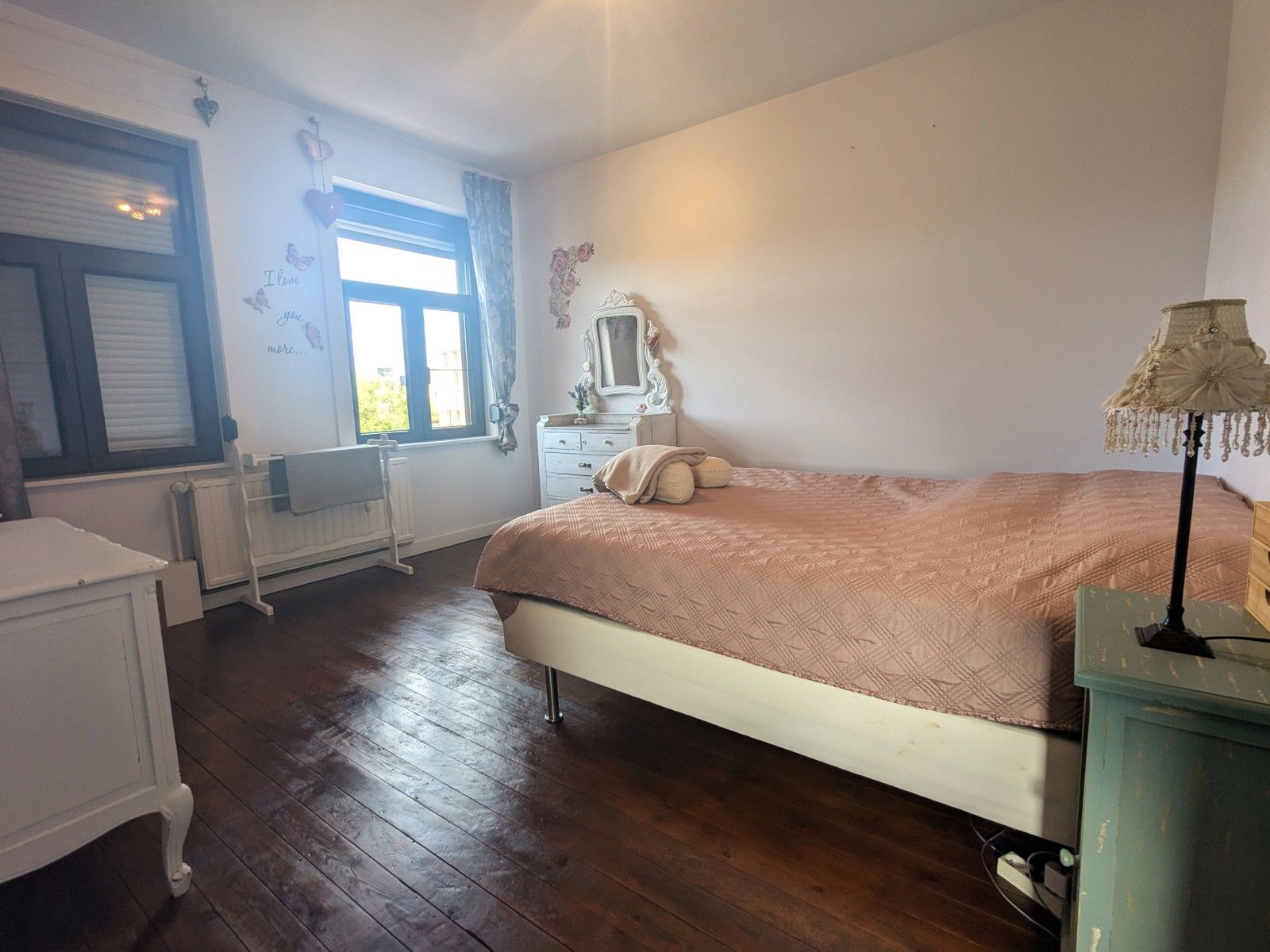Charmante hoekwoning met knappe afwerking op idyllische plek foto 13