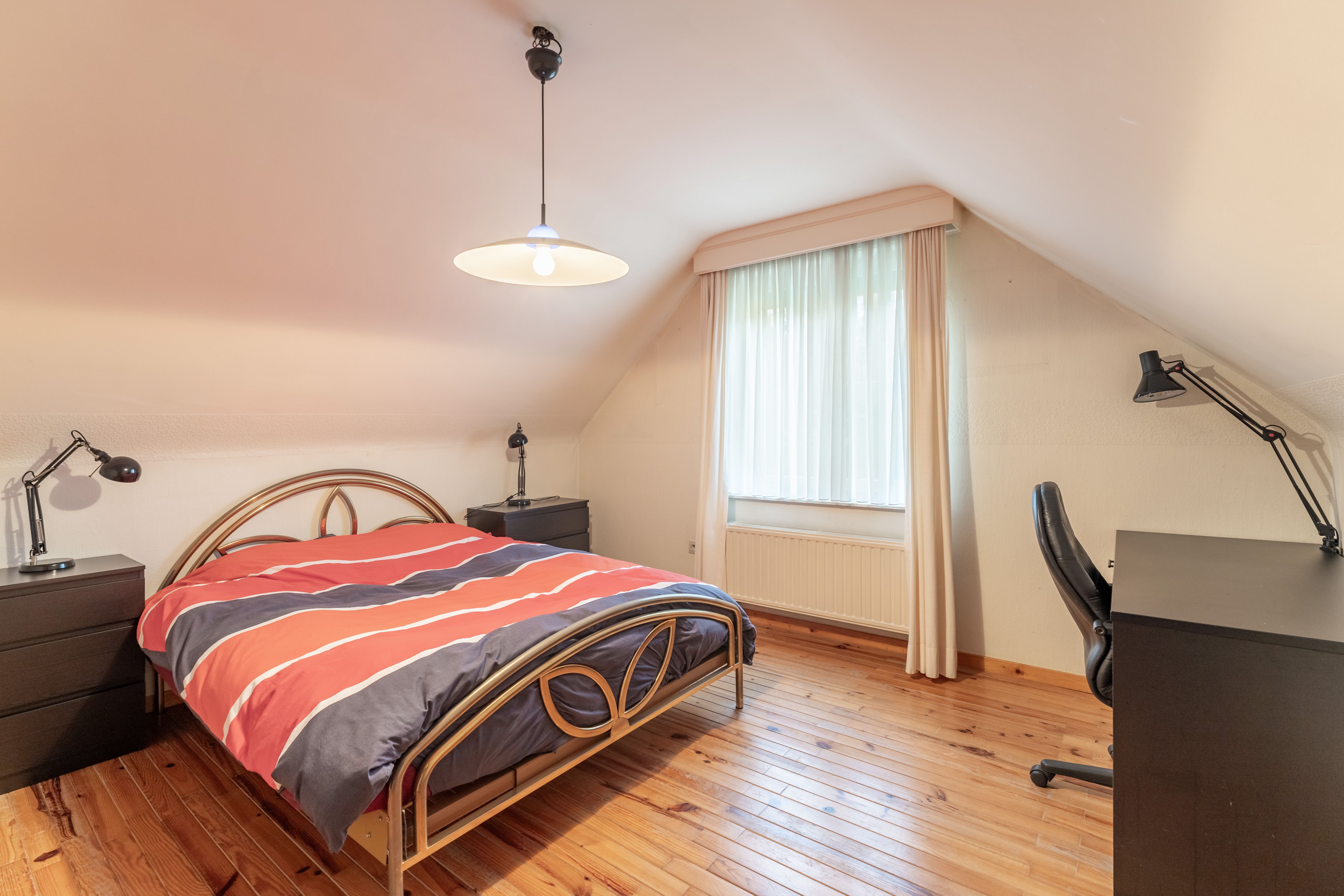 Ruime woning met kantoorruimte + extra bouwgrond op prachtige ligging te Eksel foto 13