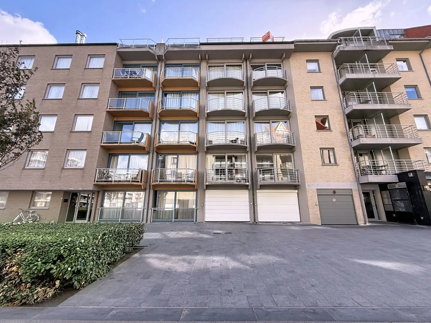 Ondergrondse autostaanplaats te Nieuwpoort-Bad foto {{pictureIndex}}