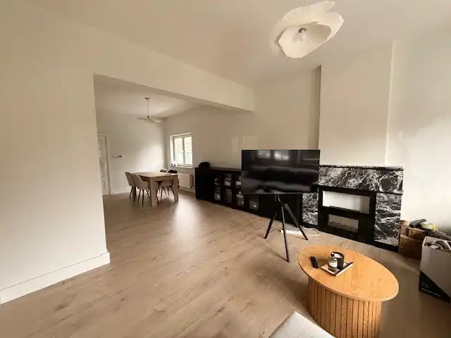 Een nette, comfortabele  gezinswoning met 3 slaapkamers, garage en tuin. foto 5