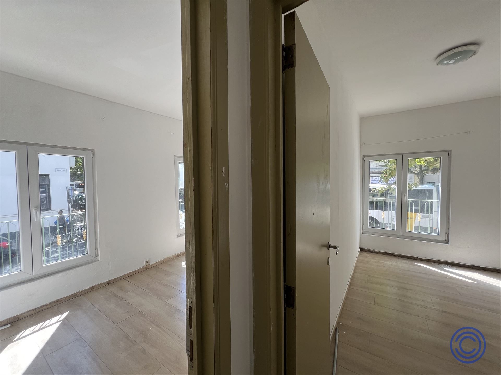 Vergund appartementsgebouw met garages! foto 5