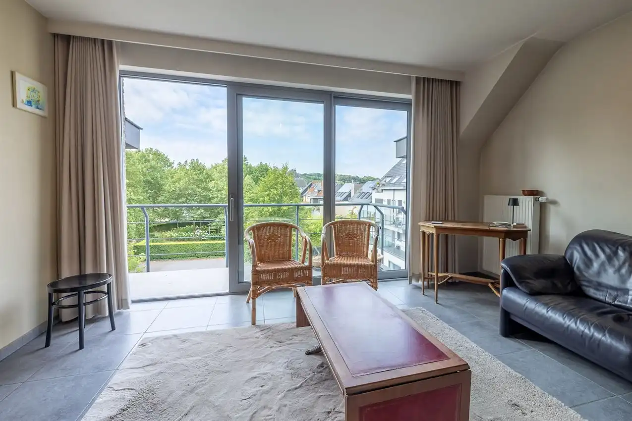 Appartement met 2 slpk., terras en ondergrondse autostaanplaats foto 2