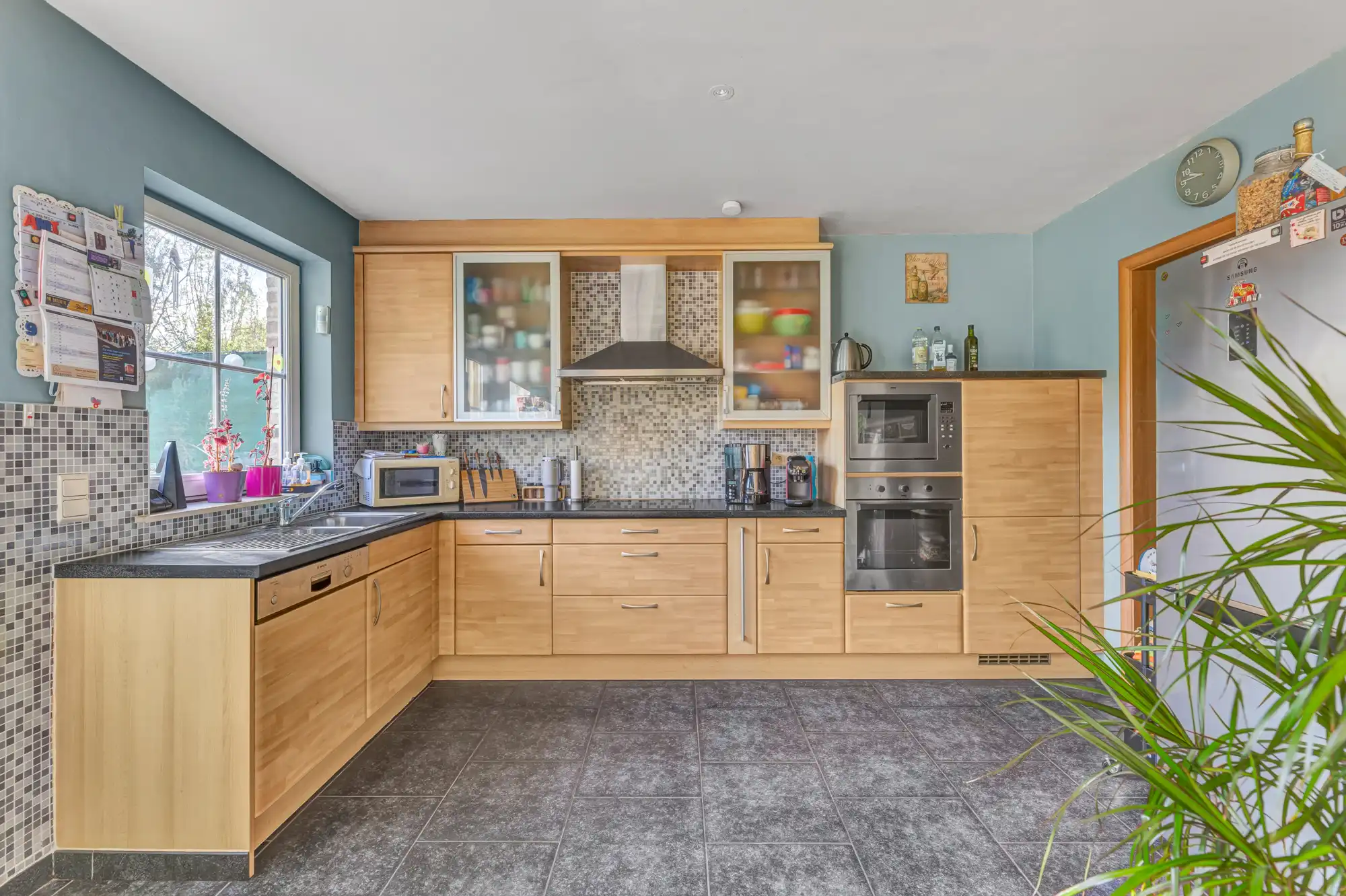 Prachtige HOB met 4 slaapkamers, ruime garage en grote tuin foto 9