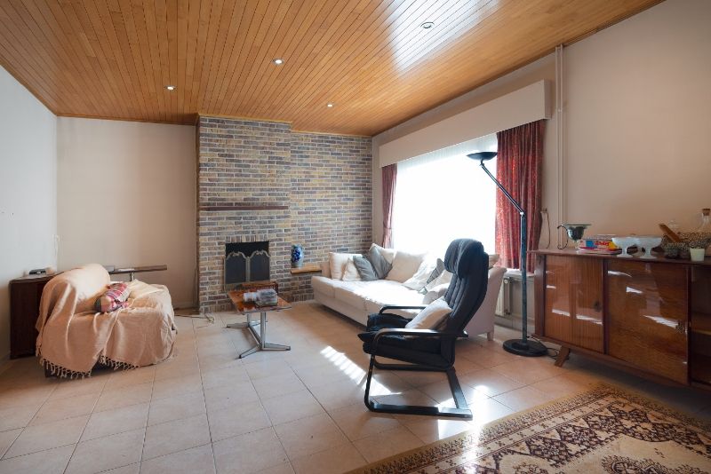 Op te frissen / te renoveren woning met tuin in residentiële buurt foto 8