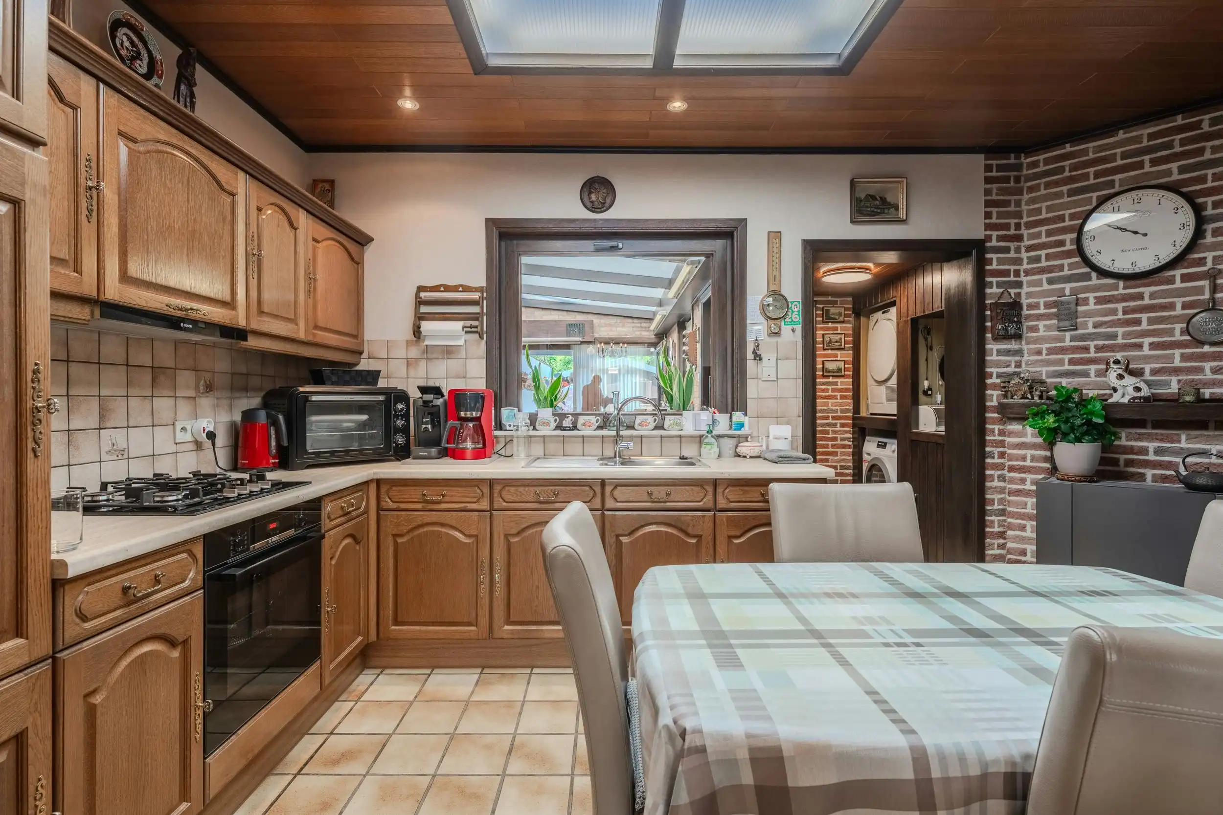 Huis te koop in Ieper met zongerichte tuin én garage foto 11