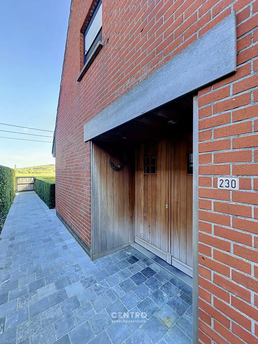 Veelzijdig bedrijfspand met ruim MAGAZIJN, TOONZAAL, KANTOREN EN COMFORTABELE WONING op 1.746 M²! foto 21