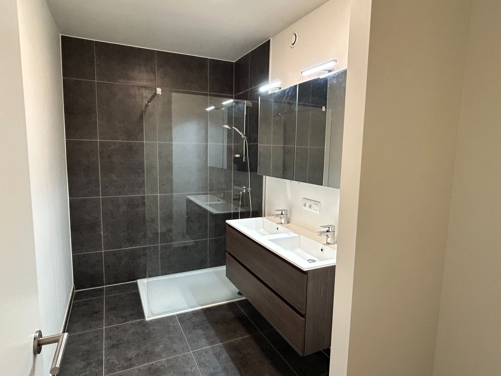 2 Slaapkamerappartement met leuk terras op de grote ring van Hasselt foto 6