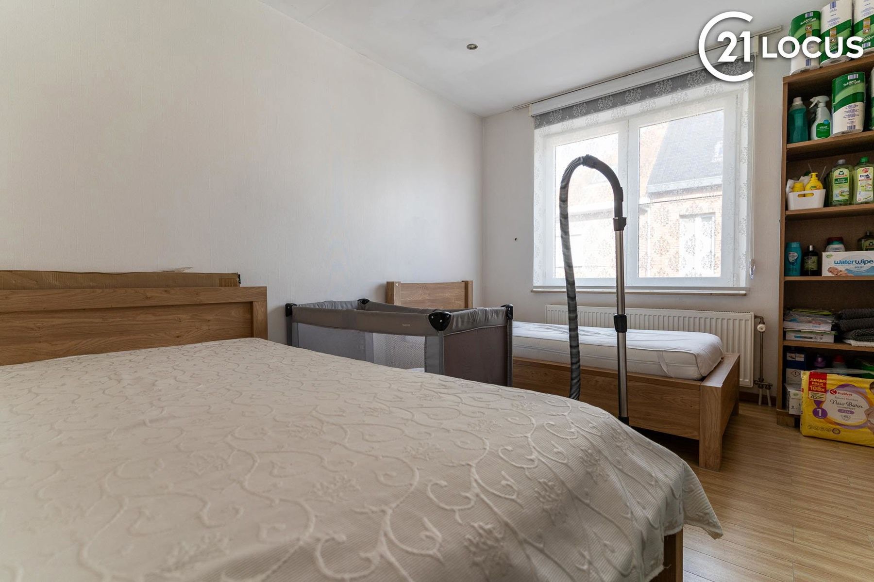 Instapklare en ruime woning in het hart van Kruibeke foto 12