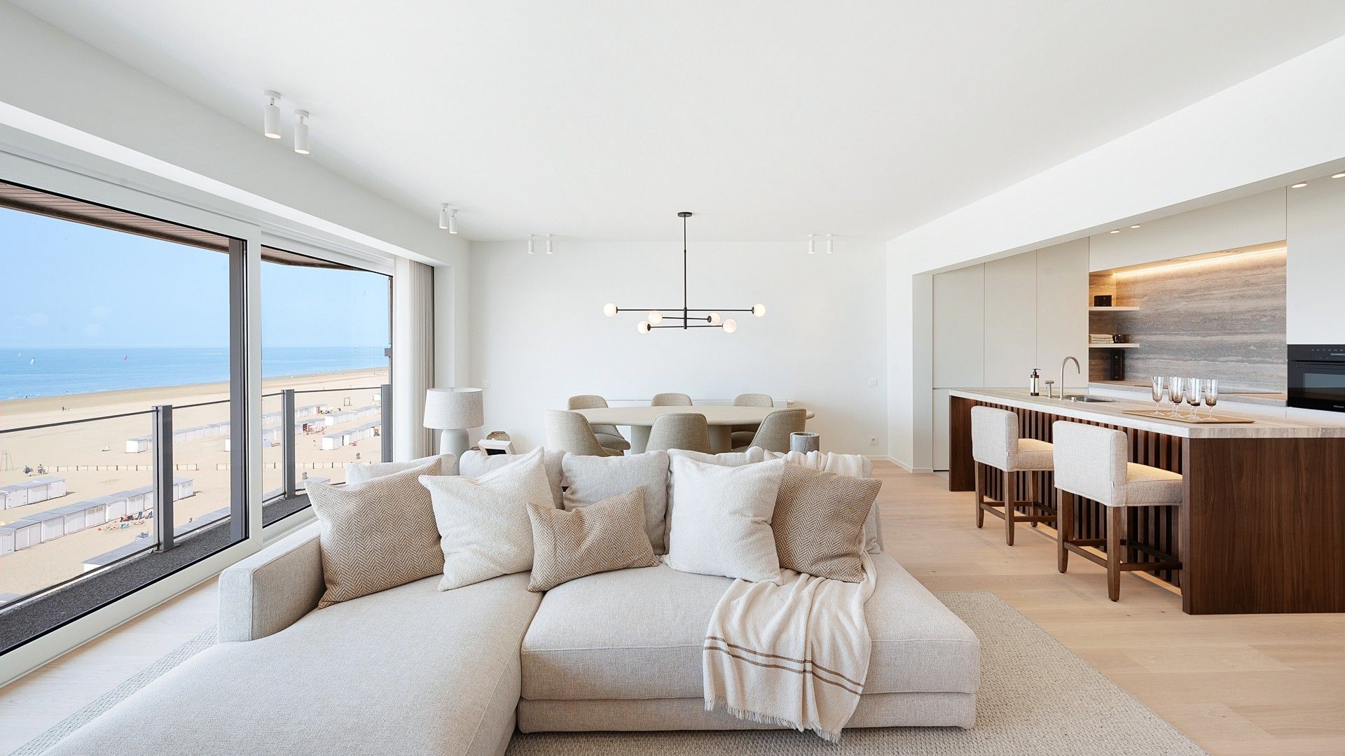 Prachtig gerenoveerd appartement met frontaal zeezicht op Albertstrand foto 5