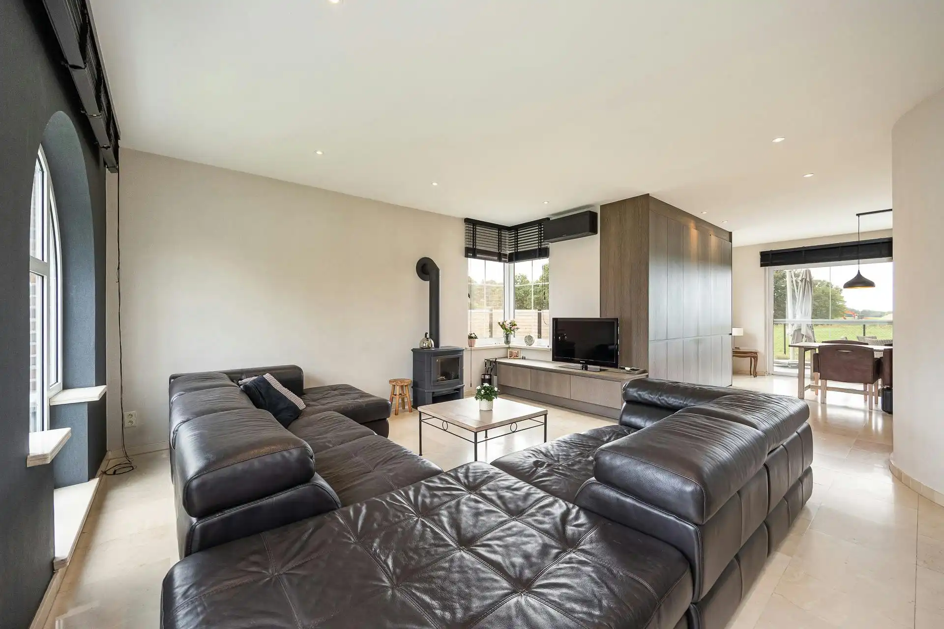 gerenoveerd huis met zwembad op 17 are te koop in Kasterlee foto 7