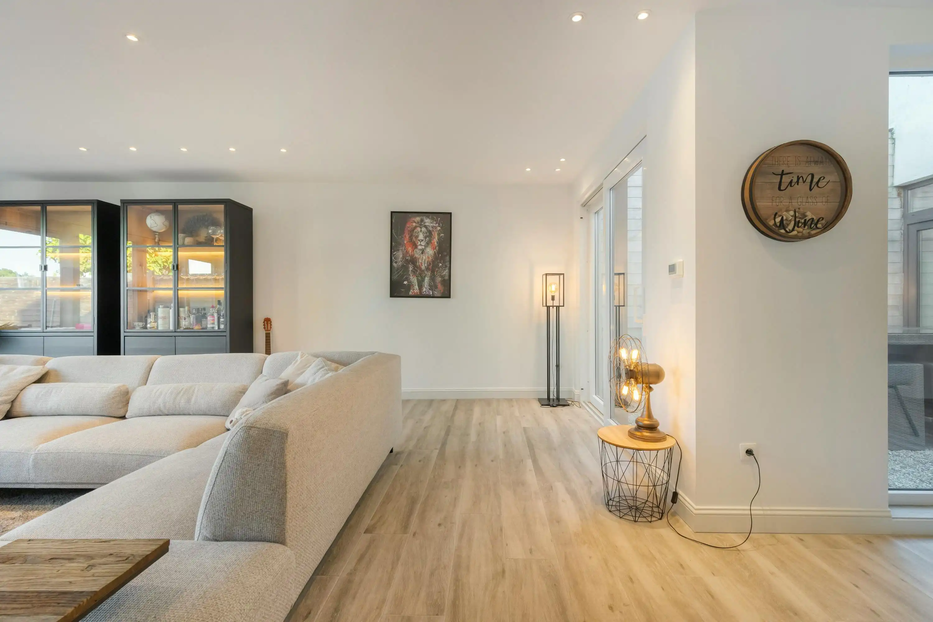 Volledig gerenoveerde woning met garage te koop in Wevelgem!  foto 15