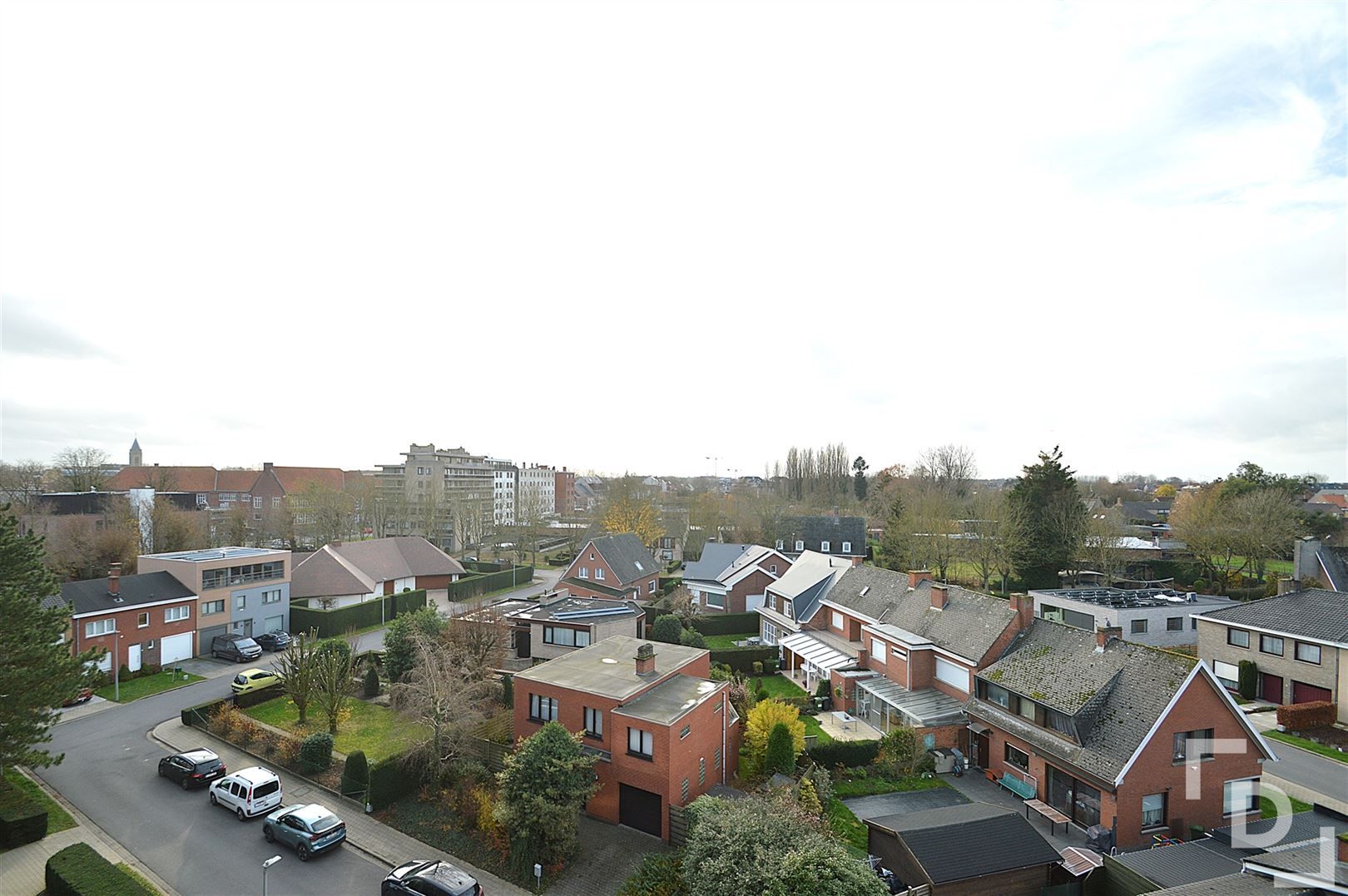 Ruim appartement met 3 slaapkamers en garage te huur in centrum Ieper foto 21