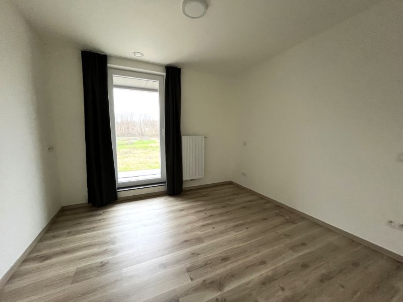 Nieuwbouwwoning met 4 slaapkamers en zonnepanelen foto 24