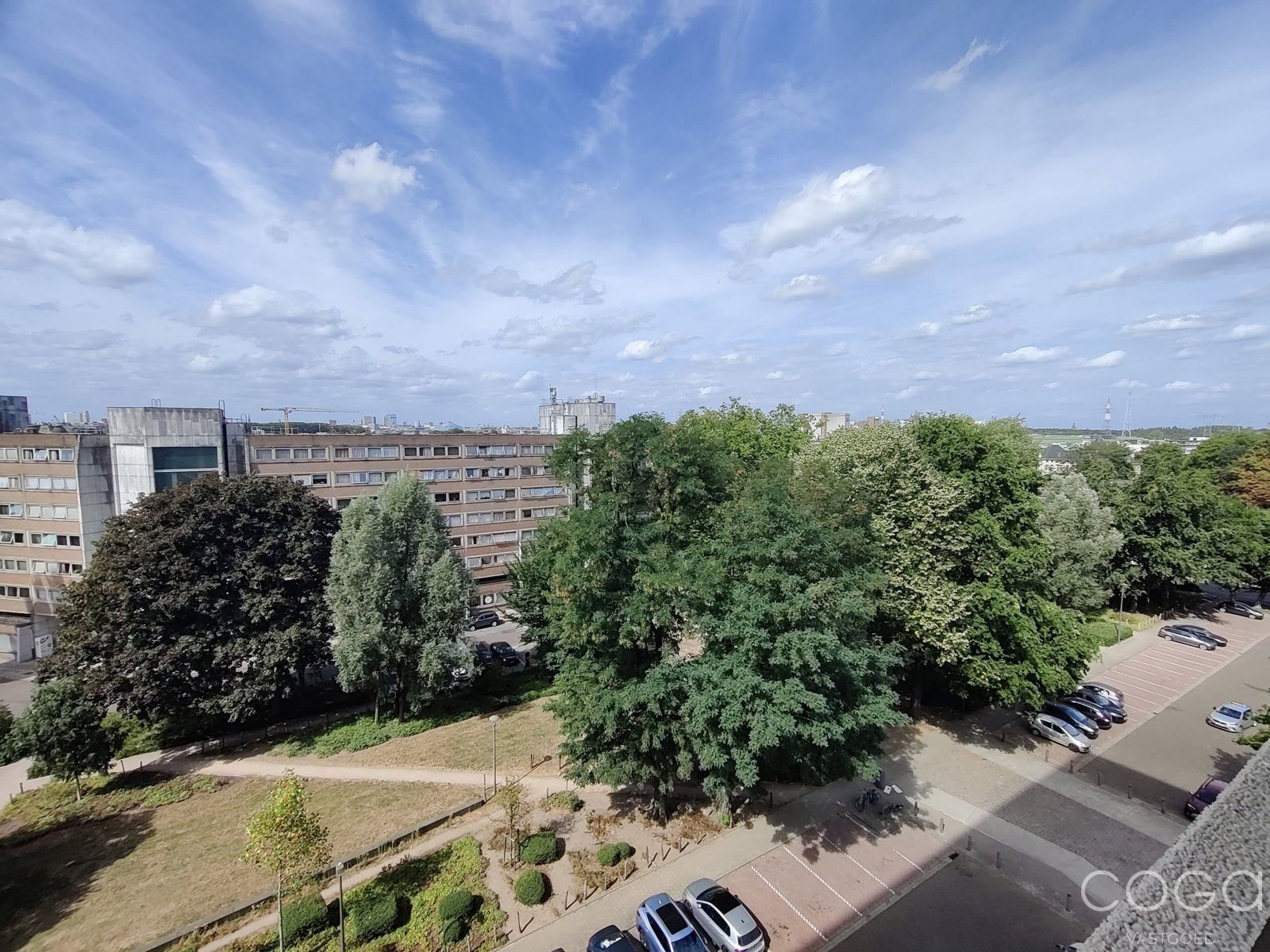 Appartement 2 slpks met zicht op de stad foto 14