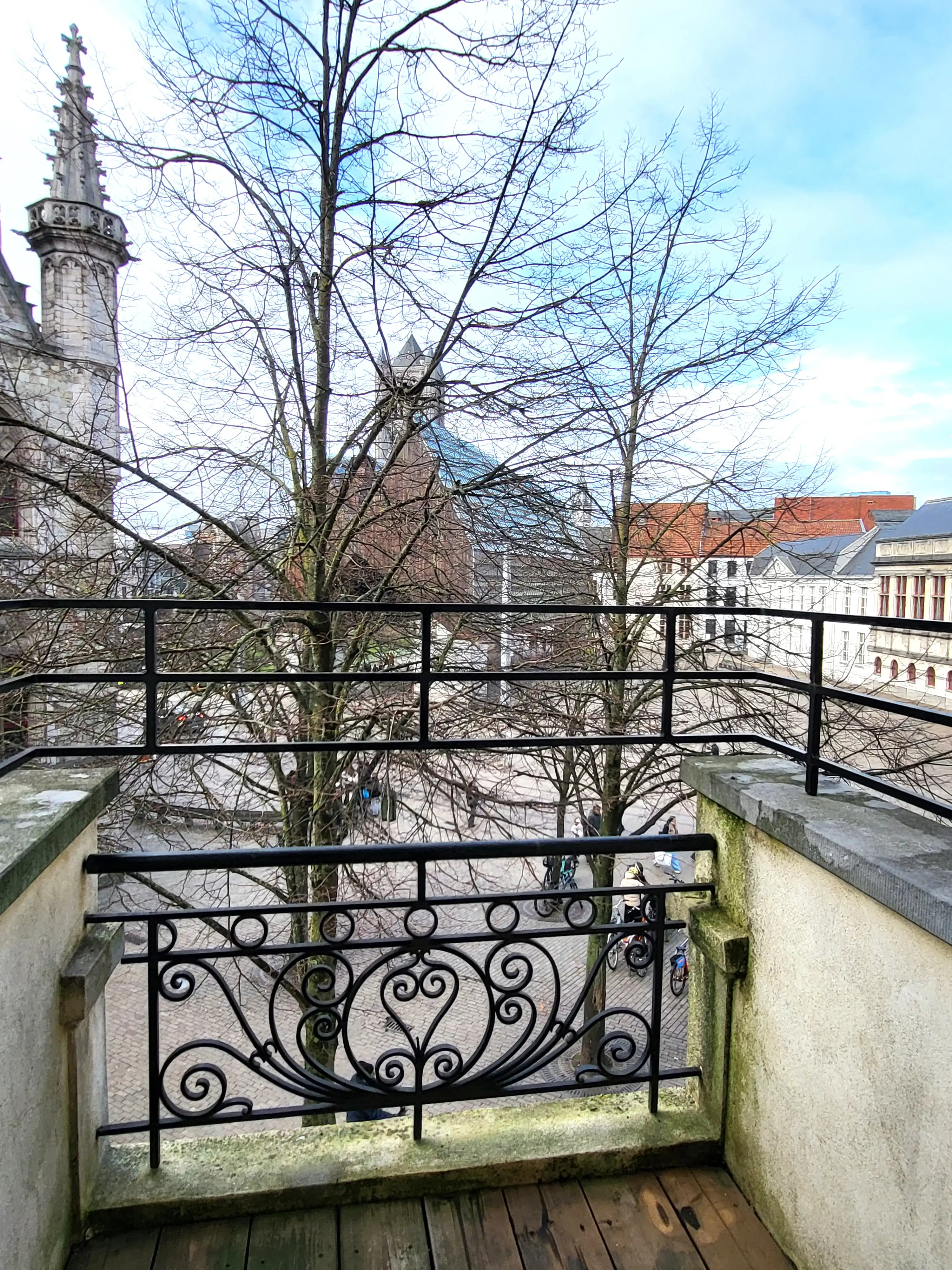 Prachtig energiezuinig appartement met 2 slaapkamers en zonnig balkon, in het centrum van de Stad Gent.  foto 3