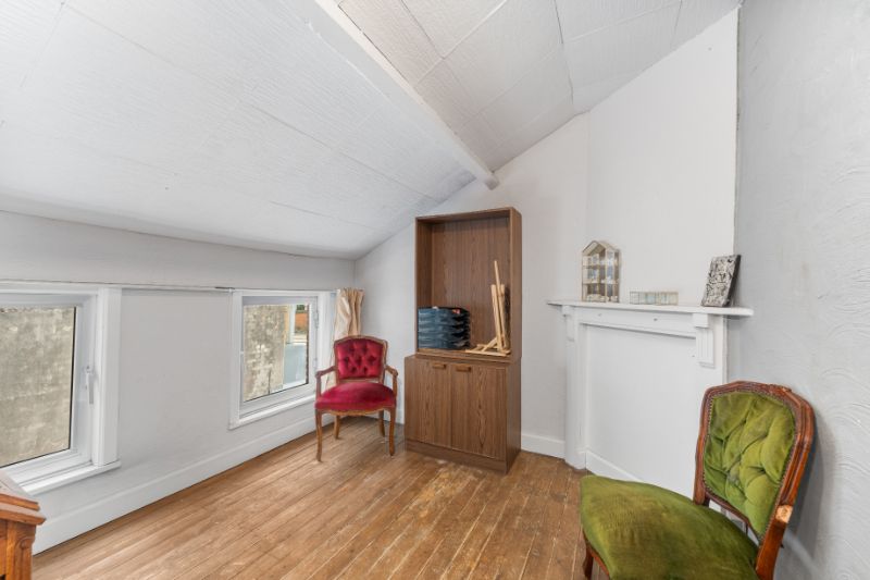 Woning met zij-ingang aan de stadsrand - 3 slpkmrs. foto 11