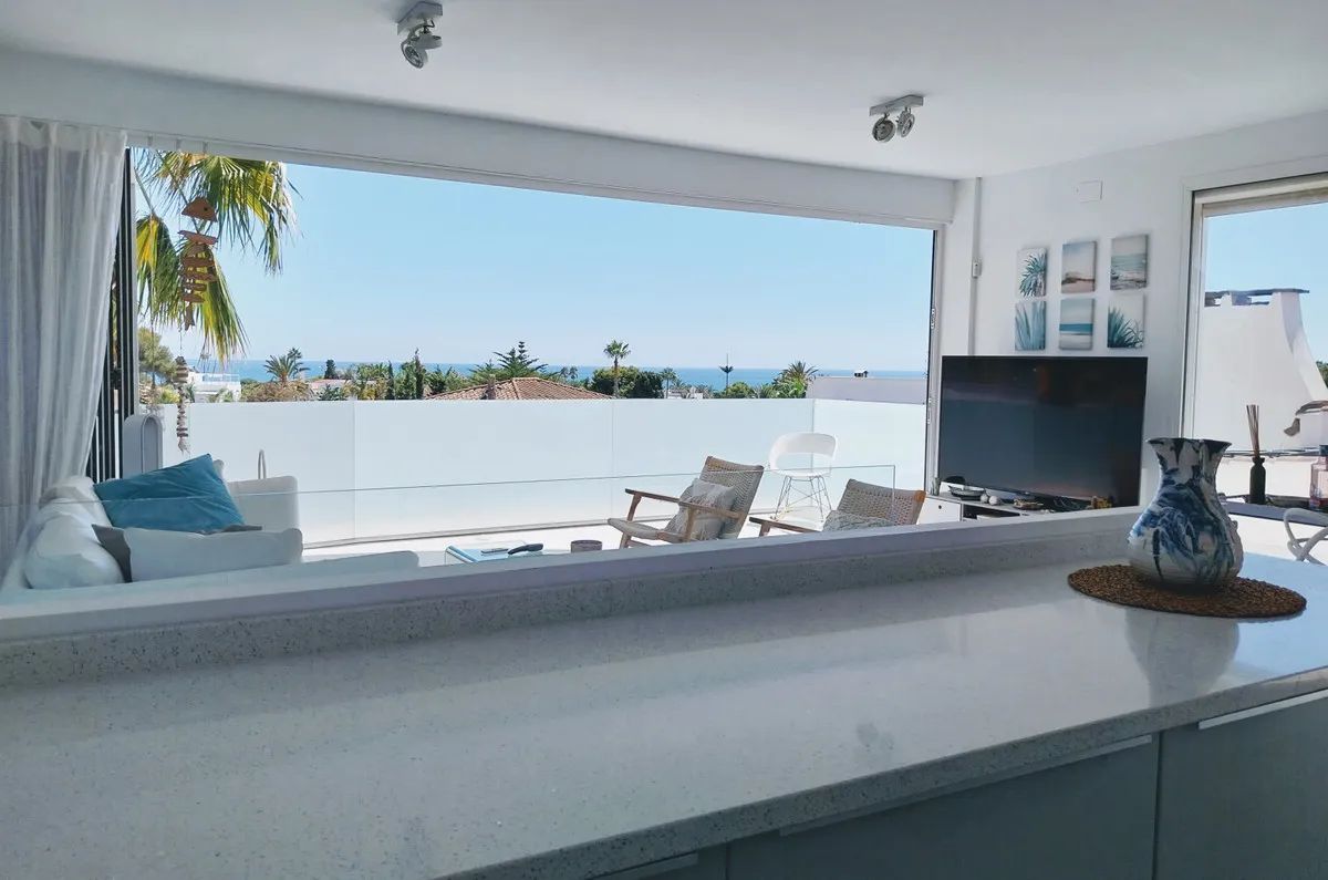 Unieke villa op wandelafstand van het strand in Marbesa: luxe wonen met uitzicht tot Gibraltar foto 9