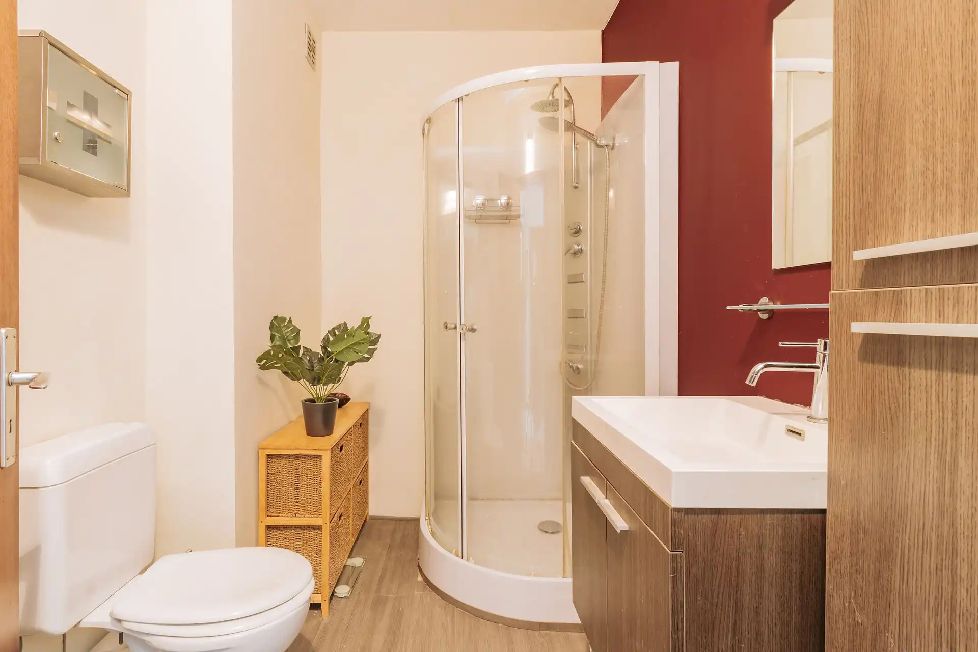 Te renoveren appartement met tuin en parking in Schoten foto 9