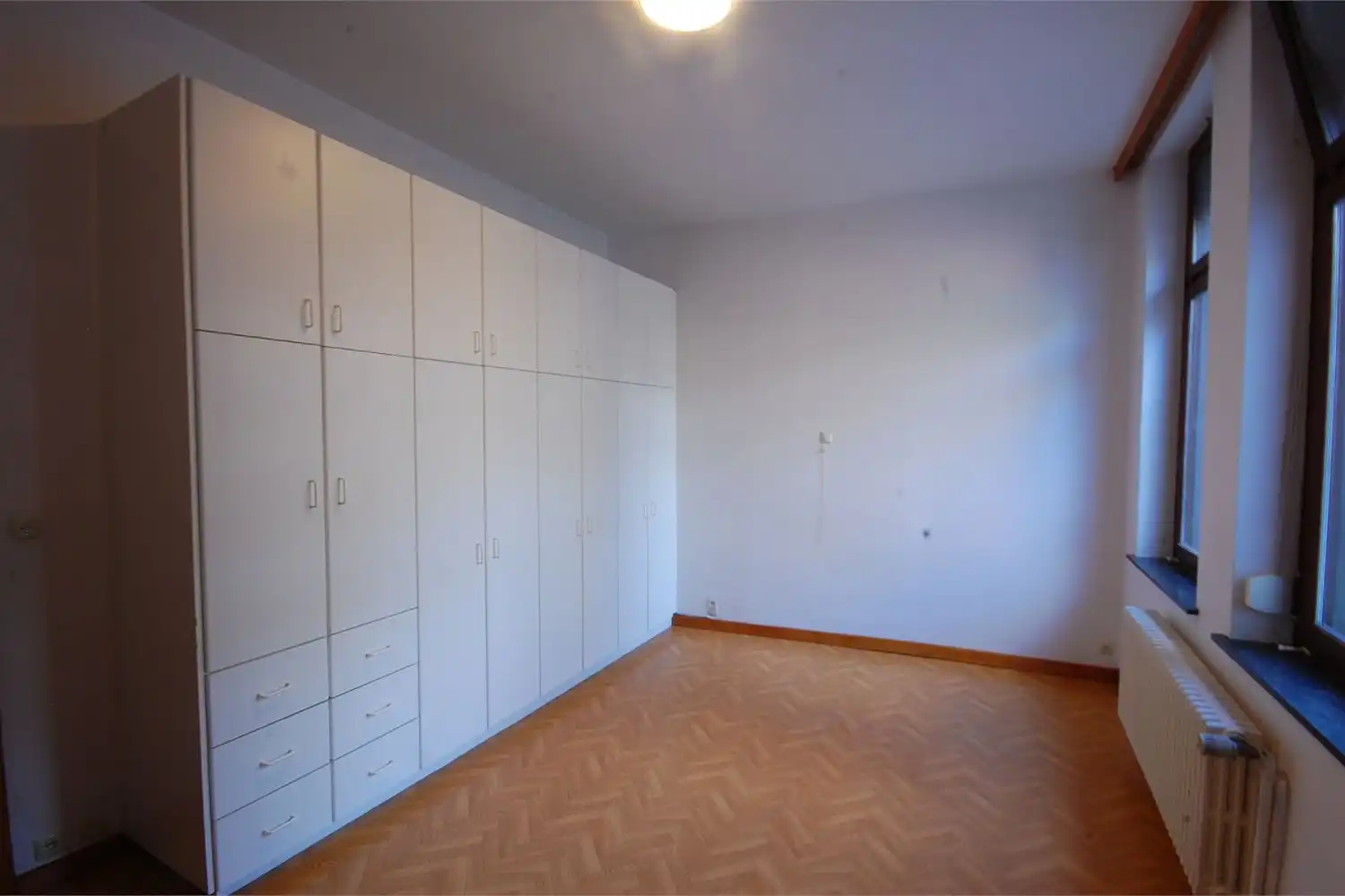 Appartement met 1 slaapkamer gelegen in het verkeersvrije centrum ! foto 5