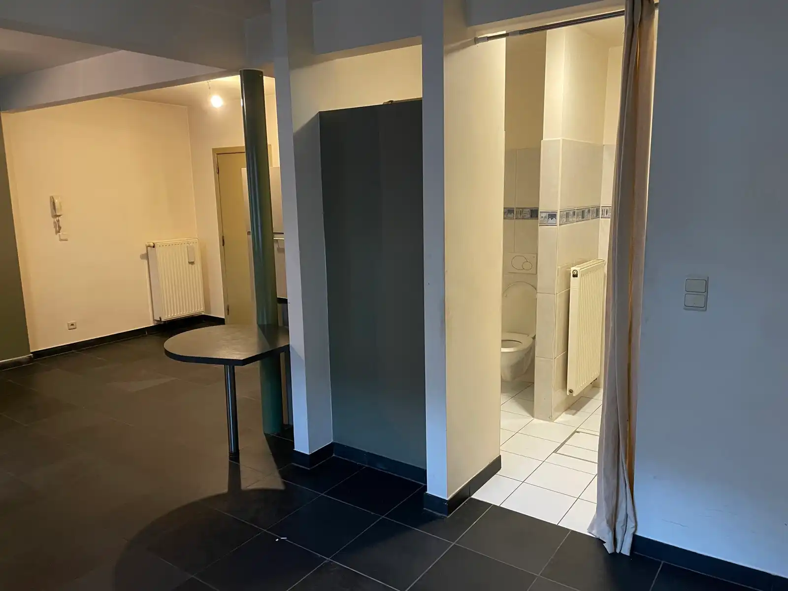 Leemans Immobiliën biedt u deze aangename gelijkvloerse studio aan, gelegen in het hart van het bruisende centrum van Asse. foto 7