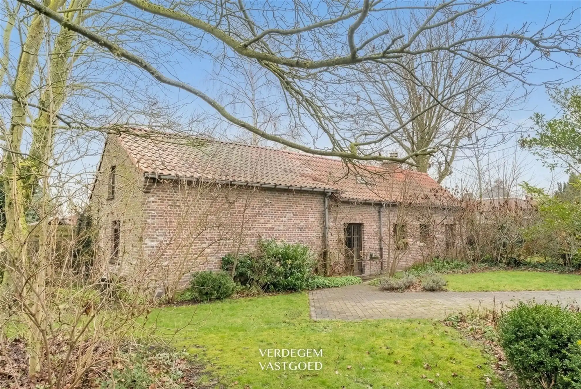 Rustig gelegen hoevewoning met volwassen tuin foto 2