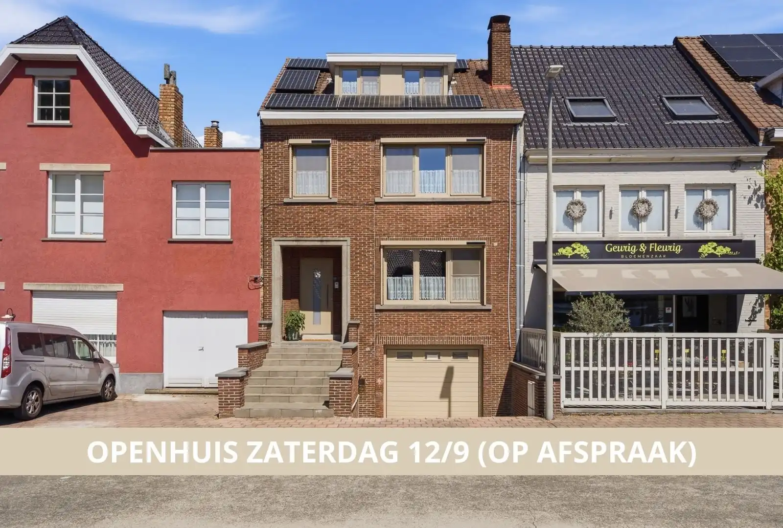 Verzorgde gezinswoning met garage in hartje Sint-Michiels foto {{pictureIndex}}