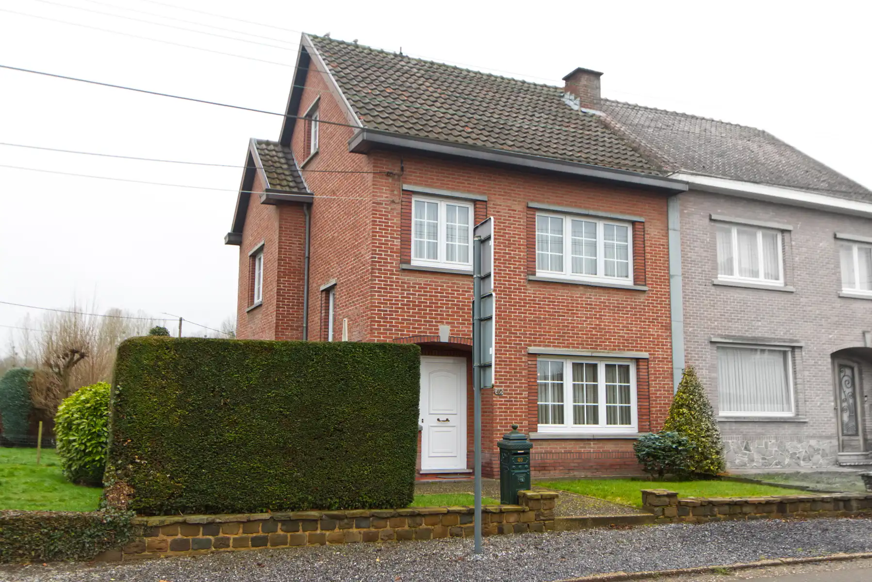 Hoofdfoto van de publicatie: GEZINSWONING - 3 SLK - VERANDA - TERRAS - TUIN - GARAGE