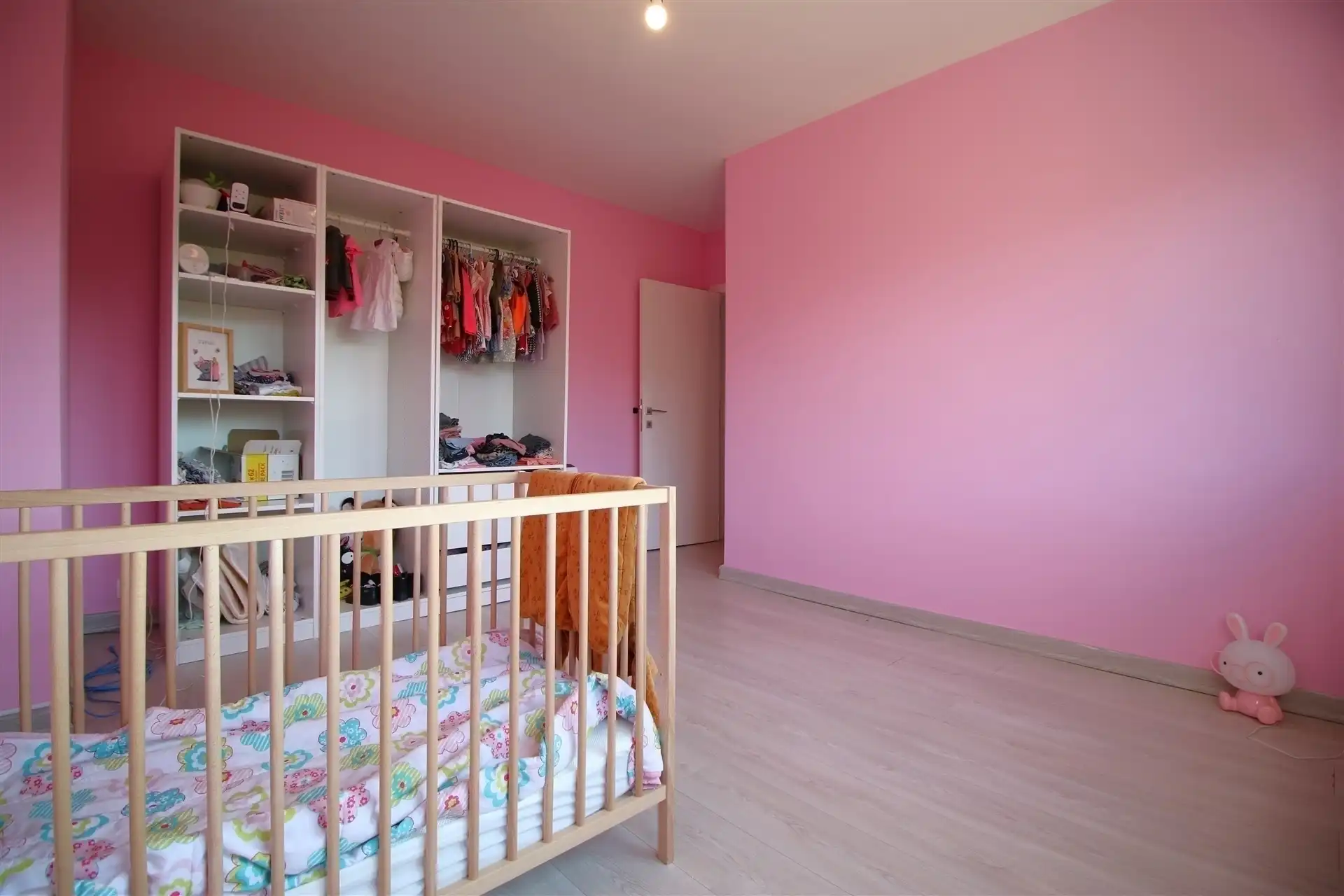 Gerenoveerde woning met 4 slaapkamers foto 17