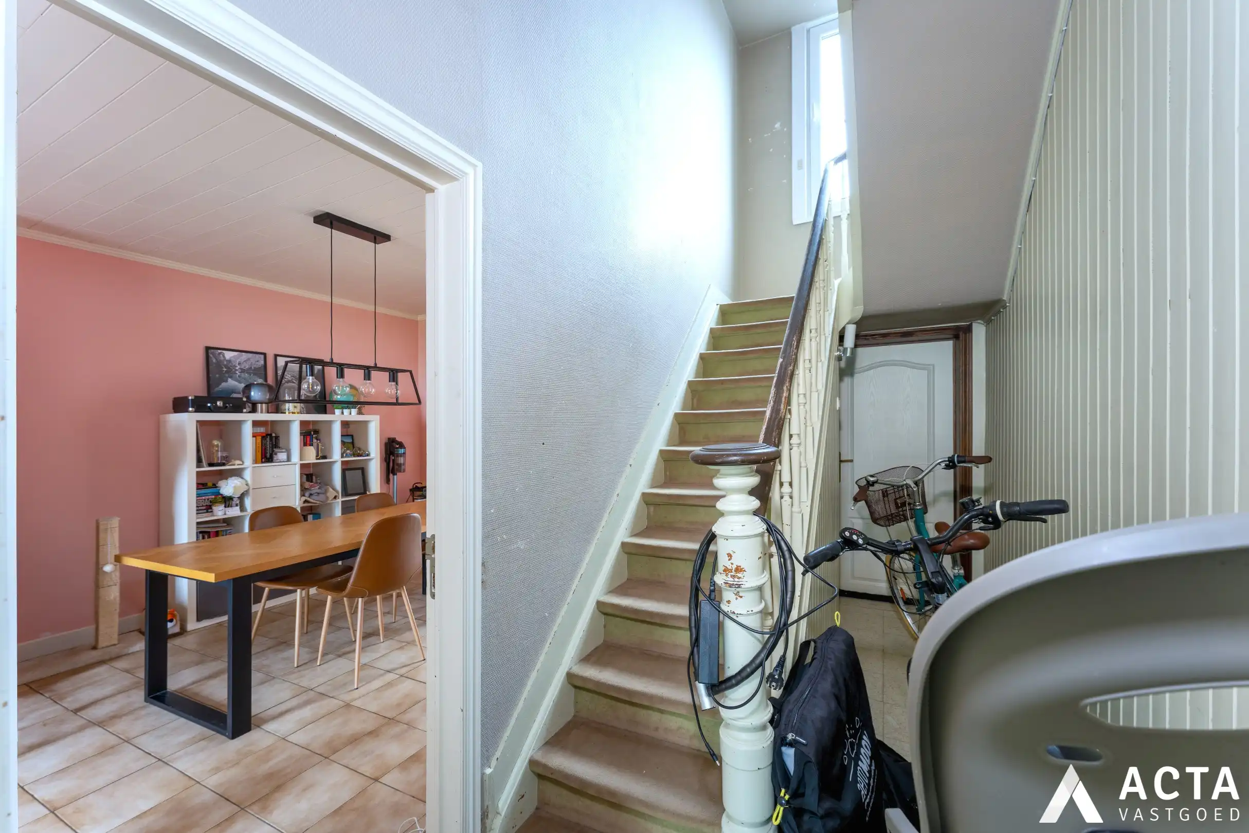 Gezinswoning met drie slaapkamers en tuin in Bredene foto 8