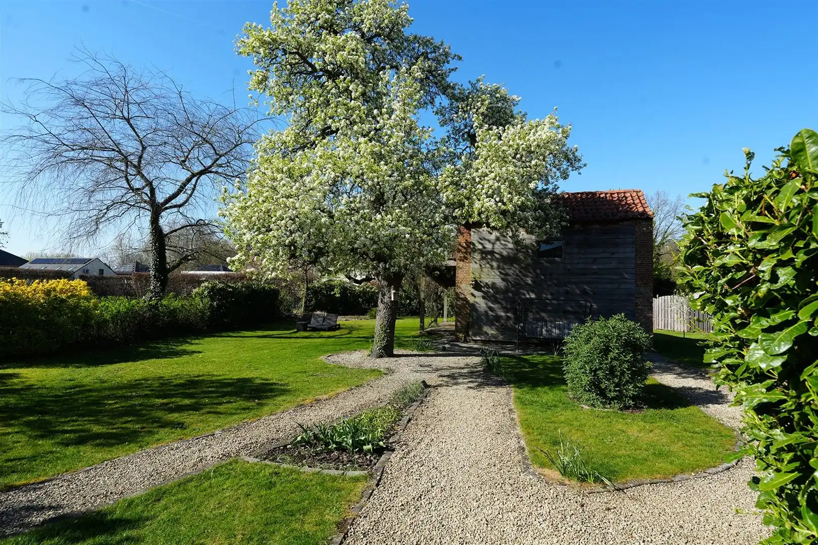 Instapklare woning met een zalige tuin! foto 22