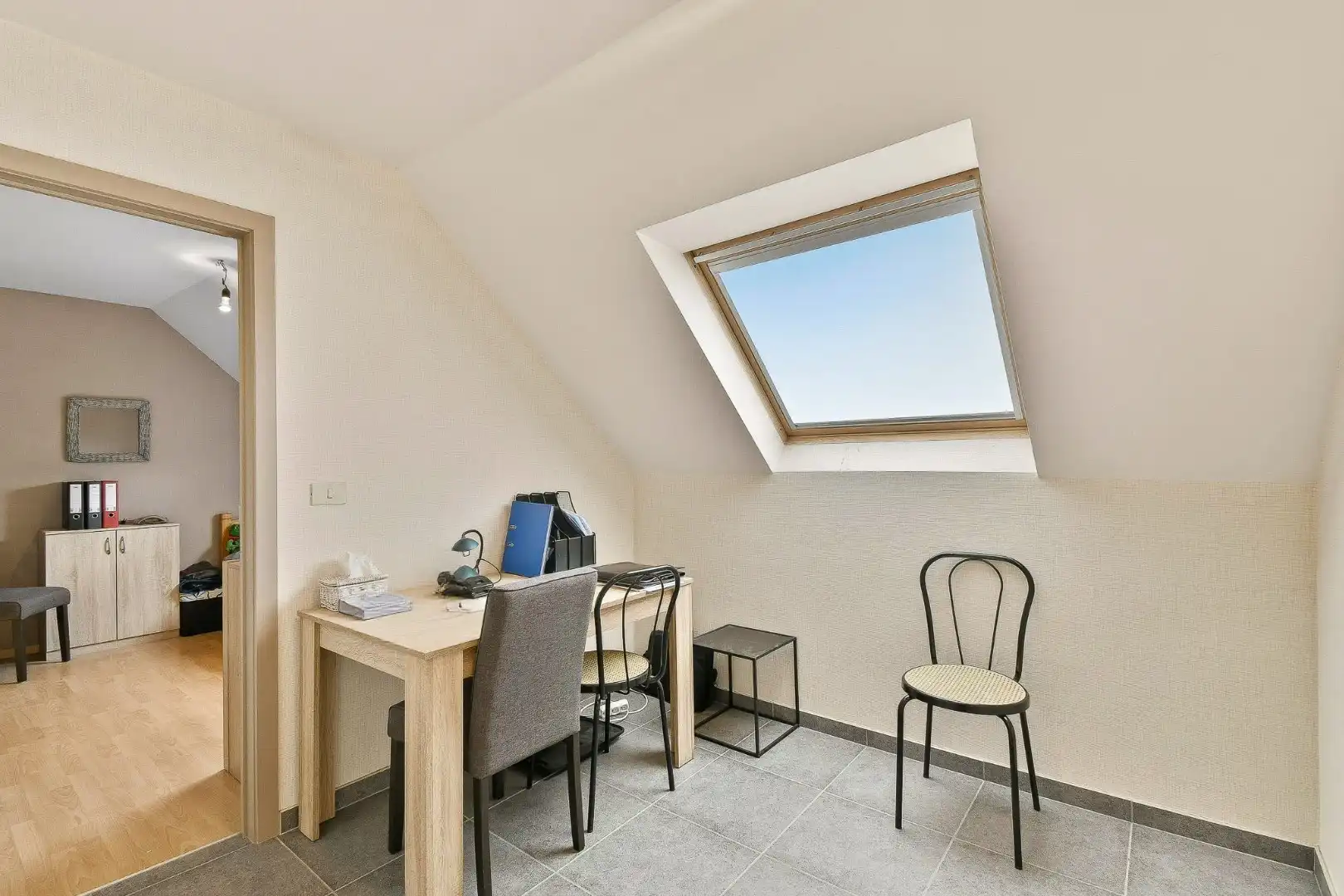 Duplex-appartement in rustige residentie met twee slaapkamers en terras foto 11