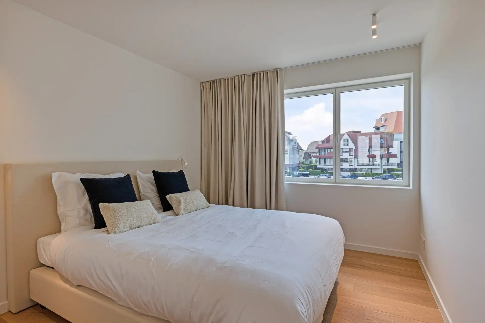 Exclusieve, volledig gerenoveerde hoekvilla met adembenemend zeezicht aan de Zeedijk. foto 20