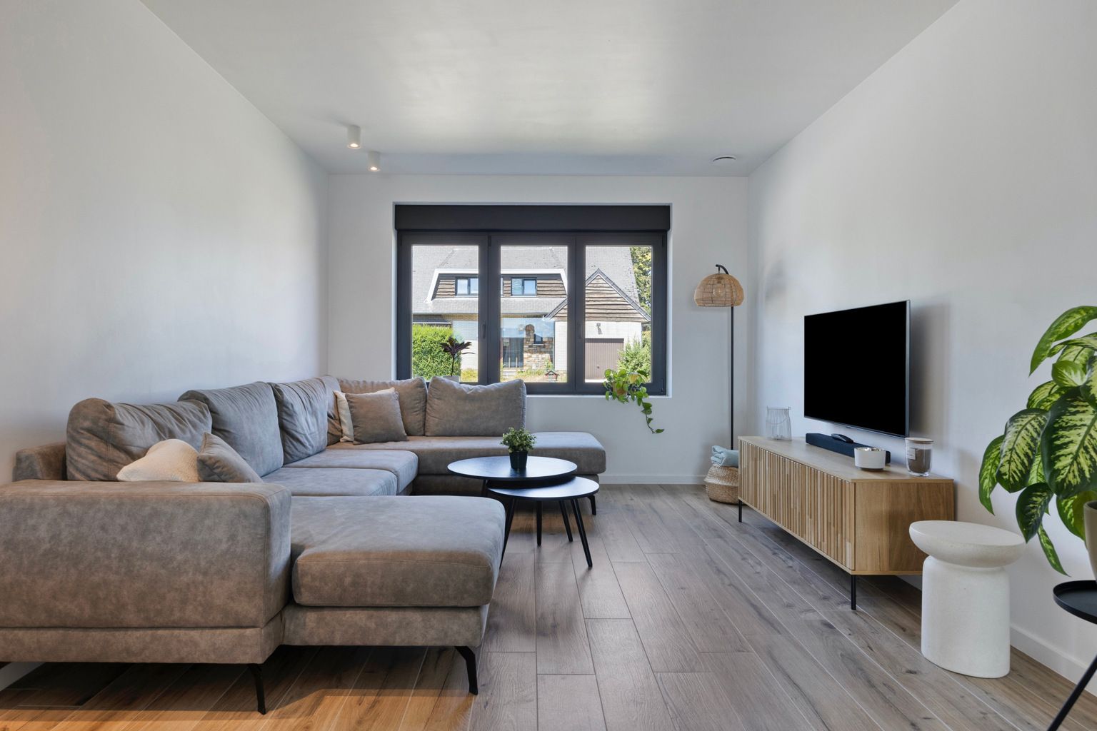 instapklare, volledig gerenoveerde woning met tuin in Tienen foto 4