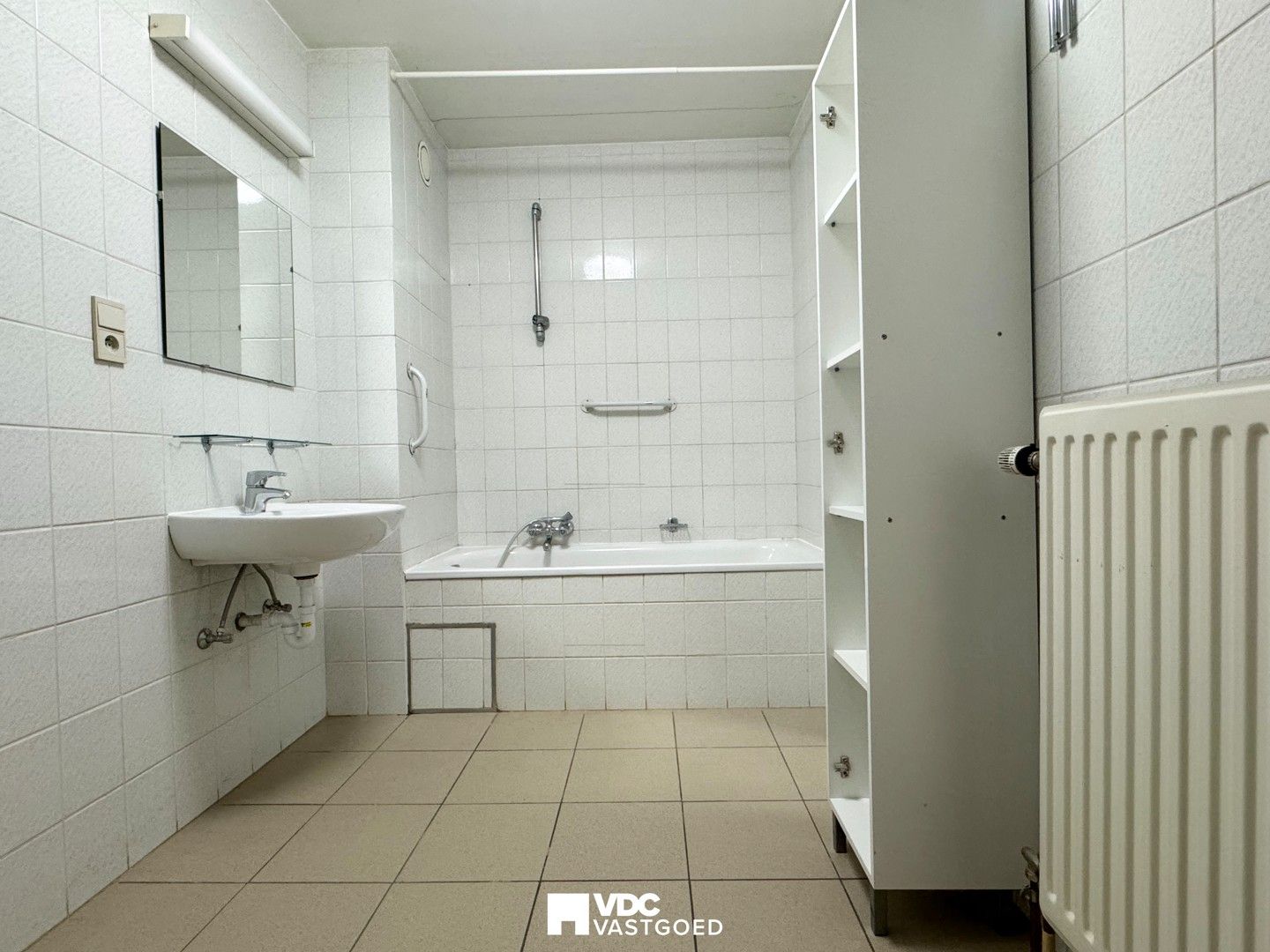 Mooi appartement met 2 slaapkamers in centrum Borgloon foto 5