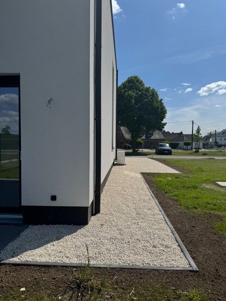 Halfopen nieuwbouw met tuin en terras. foto 6