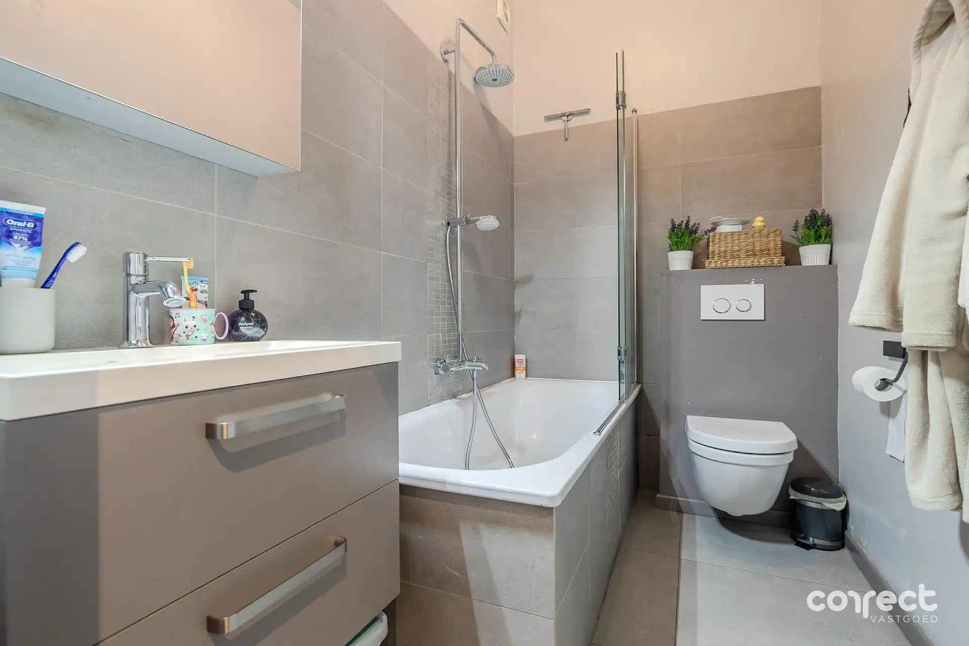 Charmant gelijkvloers appartement met tuinterras. foto 5