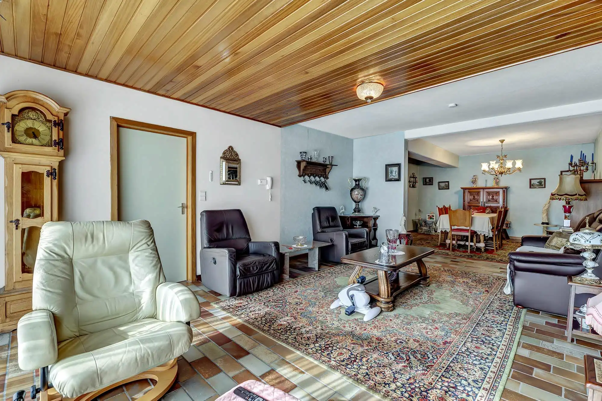 Opbrengsteigendom met 5 entiteiten en garageboxen in Aalst foto 30