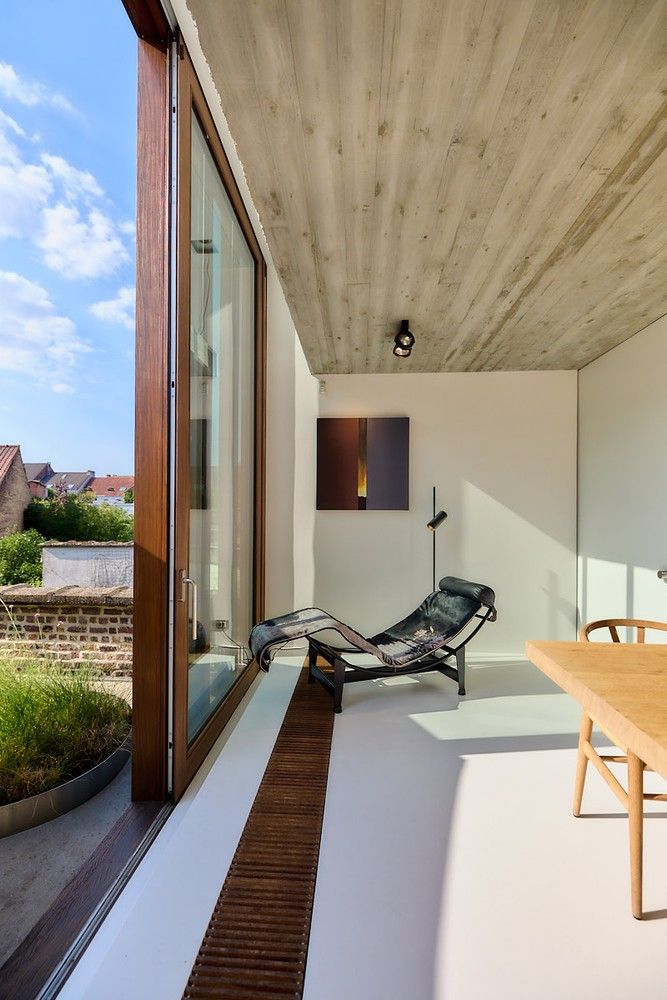 Buitengewone interbellum architecten-burgerwoning met tuin die omgevormd werd tot een hedendaagse luxueuze concept-woning. foto 11
