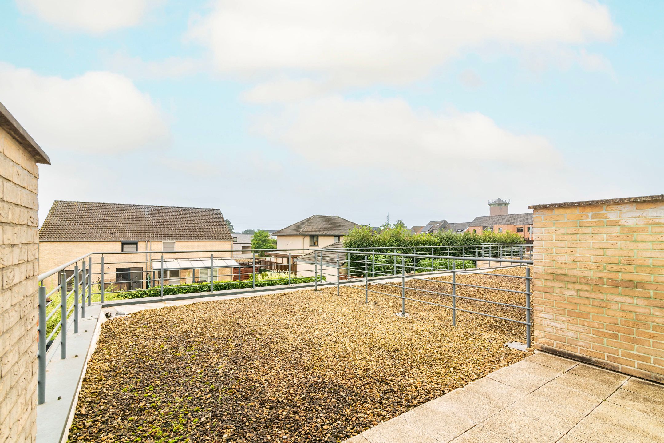 Instapklaar appartement met groot terras in Koersel-Centrum  foto 15