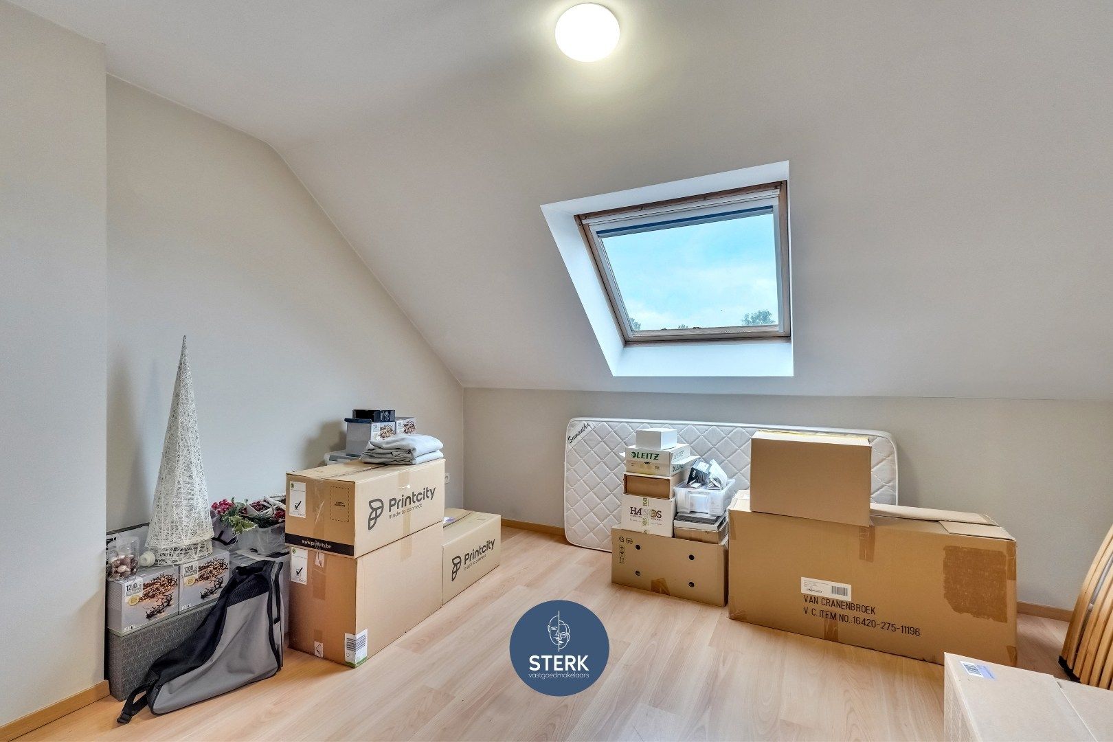 INSTAPKLAAR DUPLEX-APPARTEMENT MET 3 SLPKS EN 2 TERRASSEN TE REKEM !  foto 14