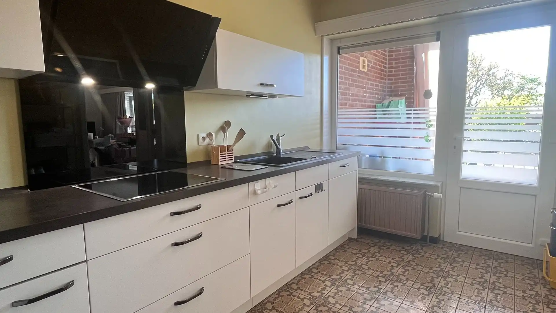Appartement met drie slaapkamers, terras, kelderberging en garage. foto 8