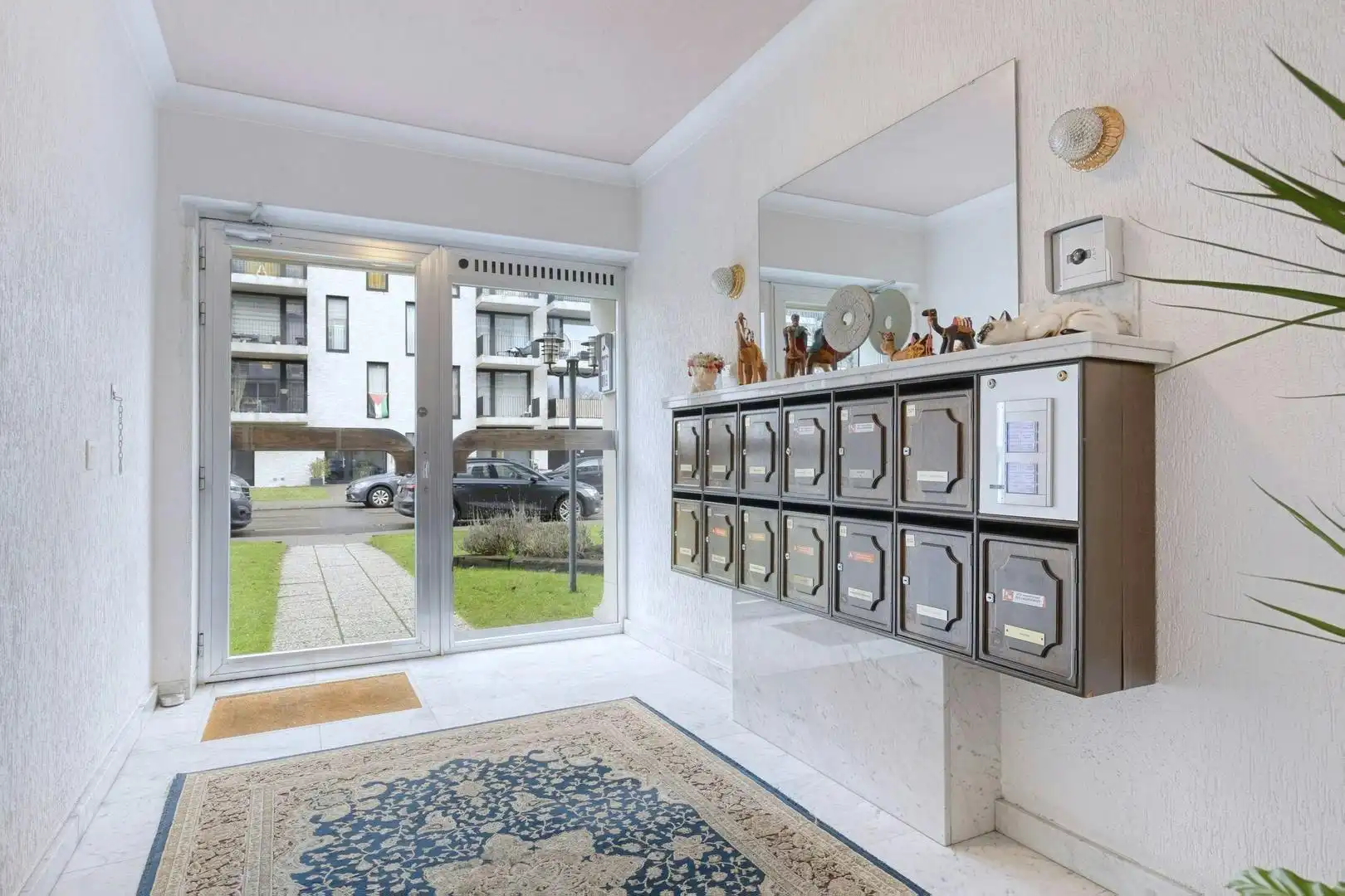 Appartement te koop in Hoboken met 2 slaapkamers, terras en autostaanplaats. foto 17