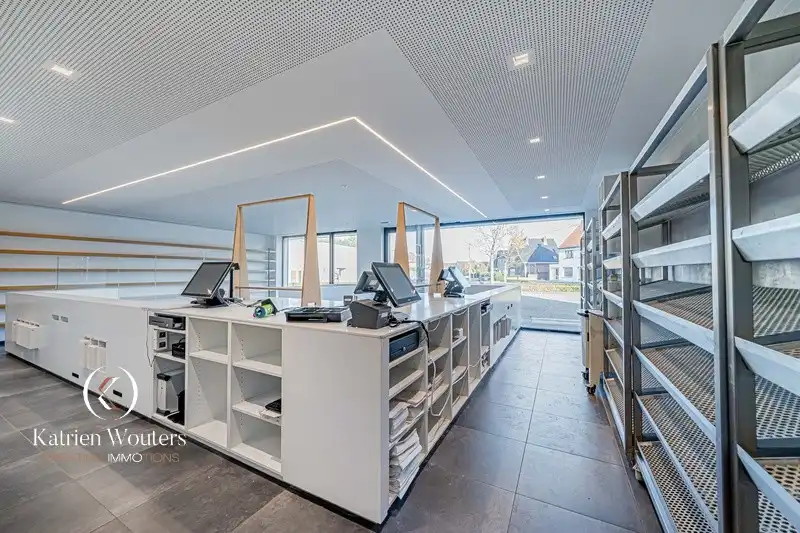 Woning met handelsruimte én enorm veel potentieel foto 24